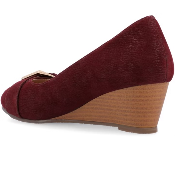 Journey Collection Graysn Wedges - Picture 3 of 6